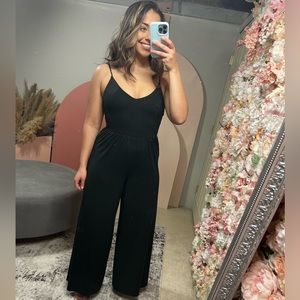 Black Jumpsuit -Forever 21- S